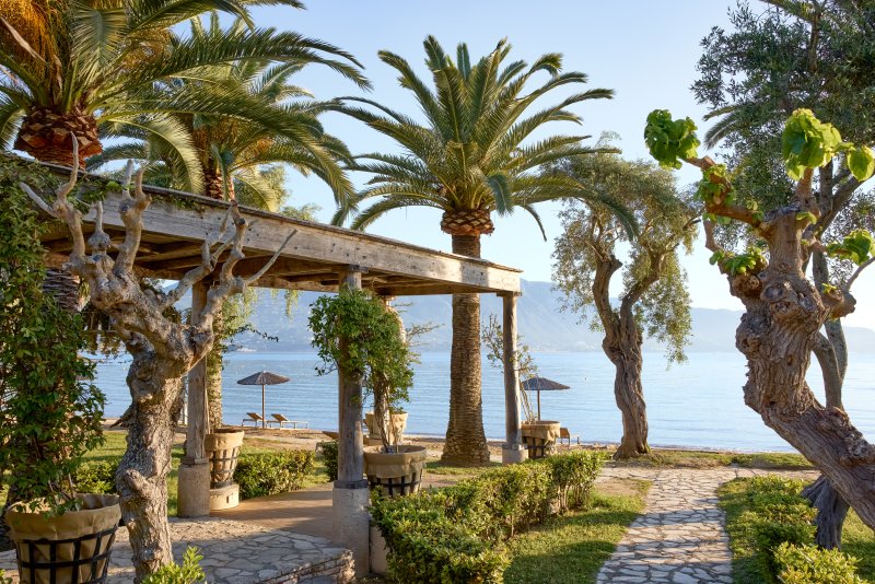 https://www.grecotel.com/luxme-daphnilabay/